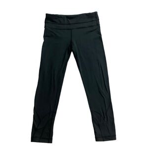 Lululemon Cropped Black Leggings Sz 4 Flaw